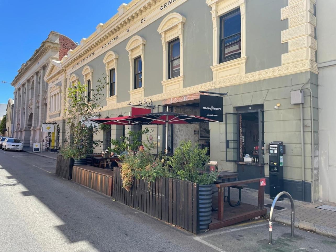 Rooftops On Henrycentre Of West End Cafes Fremantle Exterior foto